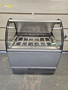 Witryna do lodów konserwator dystrybutor kuweciarka na lody Isa