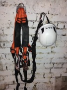 Budowlane szelki i kask 