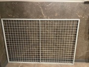 KRATKA METELOWA BIAŁA 150X100 Z NOGAMI MALOWANA PROSZKOWO