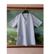 błękitna fartuch bluza medyczna stomatologoczna lekarska odzież 