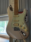 Fender Player Stratocaster HSS – Buttercream – Made in Mexico