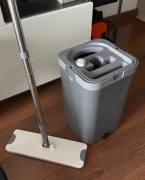 Mop z wiadrem 3 KOMORY 360° – Oddziela Czystą i Brudną Wodę + E-book Gratis