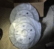 Kpl.tarcz hamulcowych BG4183C (2 szt.) tył pasuje do: TOYOTA AURIS, COROLLA