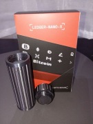 LEDGER NANO X  (PORTFEL KRYPTOWALUT)