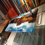 Stół drewniany z żywicą epoksydową