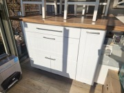 Solidna i pojemna Wyspa kuchenna z szufladami i cargo