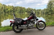 Motocykl Yamaha Virago 1997 z sakwami, najnowszy rocznik