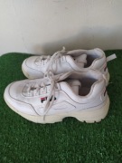 Buty FILA ze skóry rozmiar 39