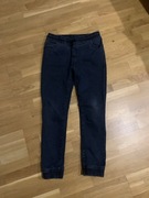 Jeansy z gumką w pasie i na nogawkach 152