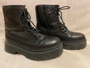 Obuwie damskie w stylu "martens" rozm. 38