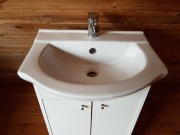 Szafka do łazienki z umywalką 