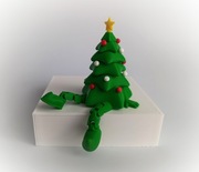 Ozdoba świąteczna siedząca choinka prezent 