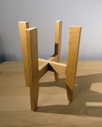 Drewniany kwietnik na rośliny