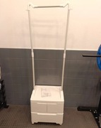 wieszak stojący costway z szufladami i kółkami – biały