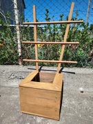 Doniczka z małą kratownicą 