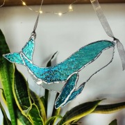 Witraż zawieszka w kształcie wieloryba na prezent