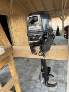 Silnik zaburtowy marki MERCURY 4KM