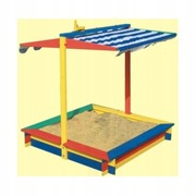 PIASKOWNICA Z DASZKIEM, DREWNIANA