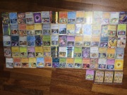 Kolekcja kart Pokemon 64 karty