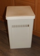 Kosz plastikowy pojemnik na pranie Vintage PRL, Z.T.S. Erg Tychy