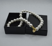 Luksusowy Naszyjnik: Białe Perły Słodkowodne 12 mm – Złota Oprawa