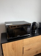 Kuchenka mikrofalowa Samsung GE83X W doskonałym stanie