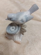Ptaszek przy gnieździe figurka ceramiczna 