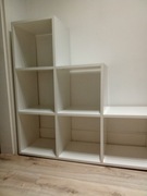 Biała półka schody 