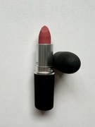 MAC szminka SHEER OUTRAGE 928 Powder kiss nude
