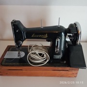 Sprzedam używana maszynę do szycia Łucznik z napędem elektrycznym