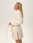 Krótki puszysty szlafrok damski