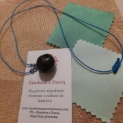 Naszyjnik "Uspokojenie" z chalcedonem czarnym