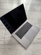MacBook 15 2017 i7/16gb/512gb uszkodzony LCD