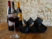 Nowoczesny stojak na wino