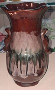 Brązowy ceramiczny wazon, ozdoba PRL