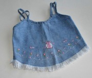 Jeansowy top z haftami 116/122