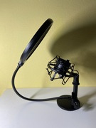 Statyw mikrofonowy z filtrem