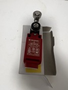 Allen Bradley 440P-CMHS11B Guardmaster wyłącznik bezpieczeństwa