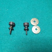 Mosiężne śruby do mocowania mechanizmu z szufladą