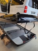 Box dachowy z relingami 