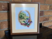 Obrazek ręcznie haftowany 25x27 cm w ramce