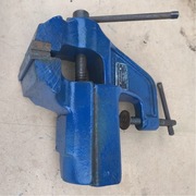 Stare polskie przenośne imadło 7,3 kg PJWg-100