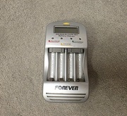 Ładowarka procesorowa FR6178 Forever AA oraz AAA