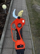 Sekator akumulatorowy z długą przedłużką 21V typu Tovia Lidaca