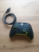PDP Pad przewodowy Electric Black do PC, Xbox Series, Xbox One