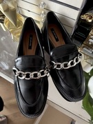 Stradivarius mokasyny loafersy półbuty pantofle srebrny łańcuch Zara preppy