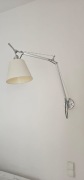 Lampa kinkiet w stylu Artemide