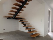 Schody wewnętrzne, metalowe, zabiegowe, jednobiegowe