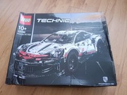 Zestaw LEGO Technic Porsche 911 RSR nowy