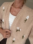 Sweter w haftowane kwiatuszki